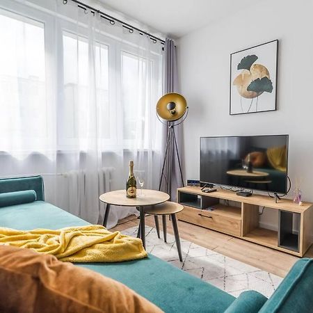 Uroczy Apartament 2 Pokoje - 10 Min Do Morza! Danzica Esterno foto