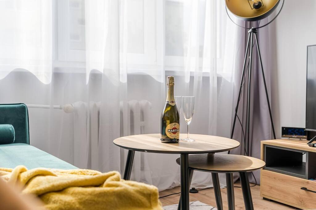 Uroczy Apartament 2 Pokoje - 10 Min Do Morza! Danzica Esterno foto